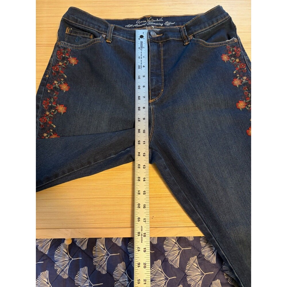 Gloria Vanderbilt All Around Slimming Floral Embroidered Blue Jeans Women’s - Picture 4 of 6